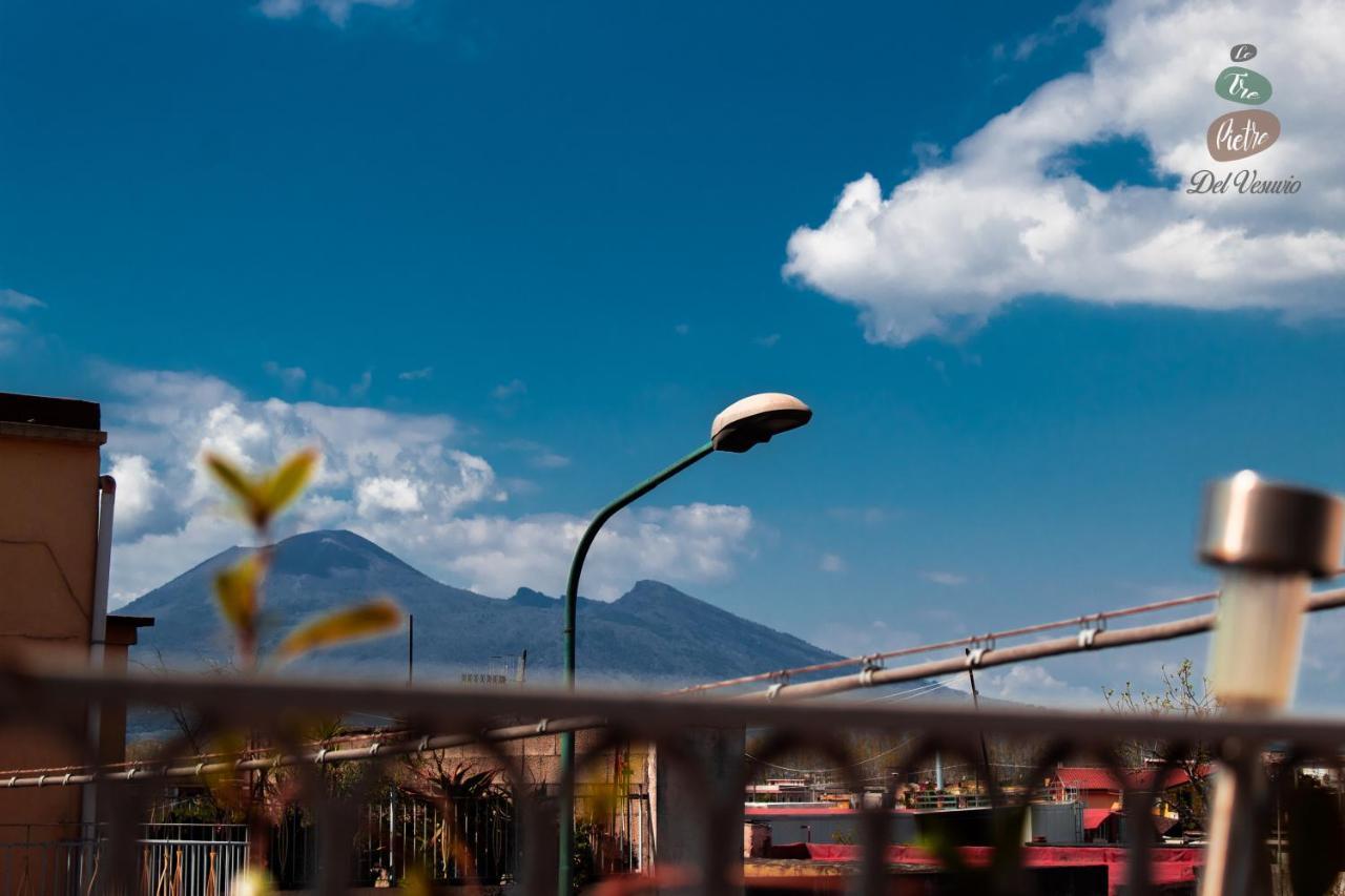 Le Tre Pietre Del Vesuvio Apartment Pompei Bagian luar foto